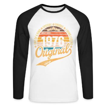 Original 1976 – Vintage Living Legend - Unisex Long Sleeve Baseball T-Shirt - white/black - Front - Nik (191cm)