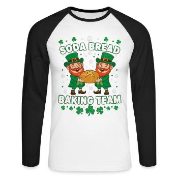 Drôle de pain au soda équipe de cuisson St Patricks - T-shirt baseball manches longues Homme - blanc/noir - Devant - Nik (191cm)
