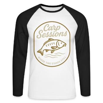 Des sessions de carpe où le temps s’arrête - T-shirt baseball manches longues Homme - blanc/noir - Devant - Nik (191cm)