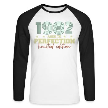 1982 - Unisex Baseballshirt langarm - Weiß/Schwarz - Vorne - Nik (191cm)