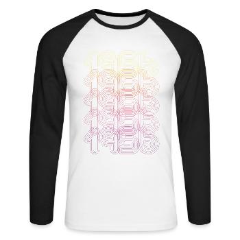 1956 Vintage Futuristic Retro Geburtstagsgeschenk - Unisex Baseballshirt langarm - Weiß/Schwarz - Vorne - Nik (191cm)