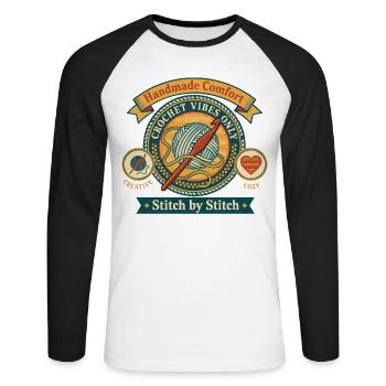 Handgemachte Komfort-Häkel-Vibes nur Stich von - Unisex Baseballshirt langarm - Weiß/Schwarz - Vorne - Nik (191cm)