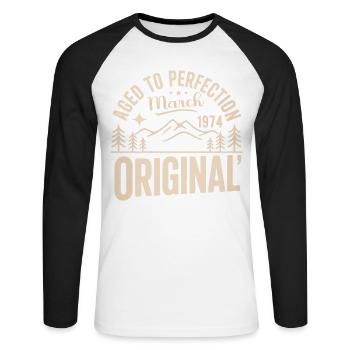 März 1974 – Legende der Gipfel und Berge - Unisex Baseballshirt langarm - Weiß/Schwarz - Vorne - Nik (191cm)
