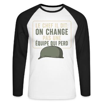Militaire 7ie Compagnie Cadeau humour personnalisé - T-shirt baseball manches longues Homme - blanc/noir - Devant - Nik (191cm)