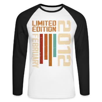 Born in February 2012 Retro 2012 Anniversary - Unisex Long Sleeve Baseball T-Shirt - white/black - Front - Nik (191cm)