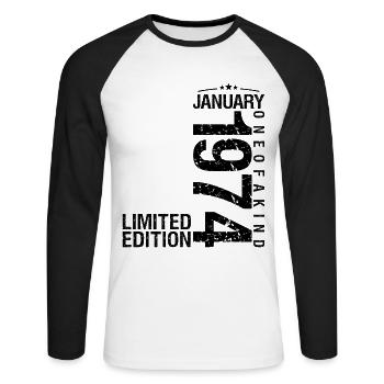Geburtstag Januar 1974 Januar geboren im Januar - Unisex Baseballshirt langarm - Weiß/Schwarz - Vorne - Nik (191cm)