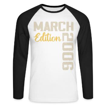 März 2006 Geburtstagsgeschenk März 2006 - Unisex Baseballshirt langarm - Weiß/Schwarz - Vorne - Nik (191cm)