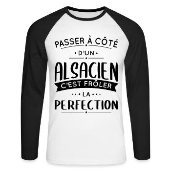 Alsacien - Frôler la perfection - Alsace - T-shirt baseball manches longues Homme - blanc/noir - Devant - Nik (191cm)
