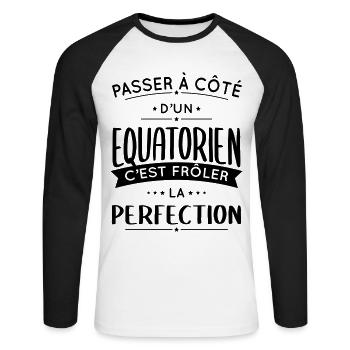 Equatorien - Frôler la perfection - Equateur - T-shirt baseball manches longues Homme - blanc/noir - Devant - Nik (191cm)