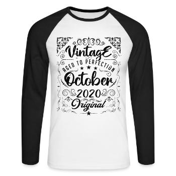 Vintage GEBOREN IM OKTOBER 2020 - Jubiläumsgeschenk. - Unisex Baseballshirt langarm - Weiß/Schwarz - Vorne - Nik (191cm)