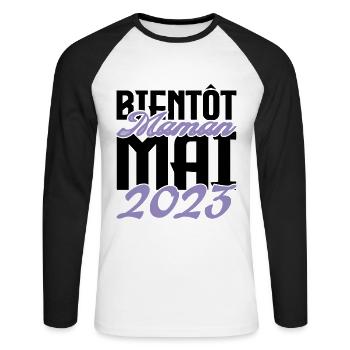 Annonce grossesse. bientôt Maman Mai 2023.maman - T-shirt baseball manches longues Homme - blanc/noir - Devant - Nik (191cm)