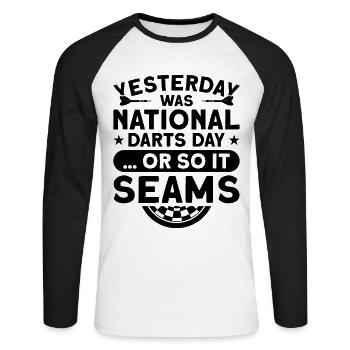 Dart Dartspieler Dartspiel Herren - Unisex Baseballshirt langarm - Weiß/Schwarz - Vorne - Nik (191cm)