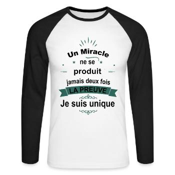 Citation Drôle • Je suis Unique • Miracle Cadeaux - T-shirt baseball manches longues Homme - blanc/noir - Devant - Nik (191cm)