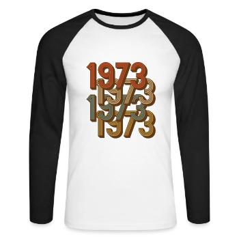 1973 millésime millésime rétro - T-shirt baseball manches longues Homme - blanc/noir - Devant - Nik (191cm)