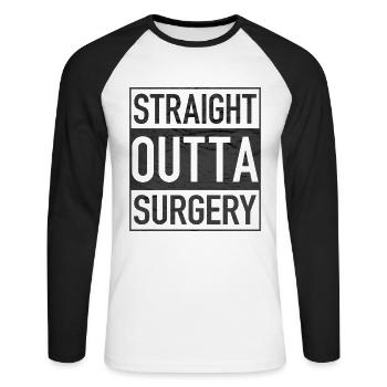 Straight Outta SURGERY - Unisex Baseballshirt langarm - Weiß/Schwarz - Vorne - Nik (191cm)