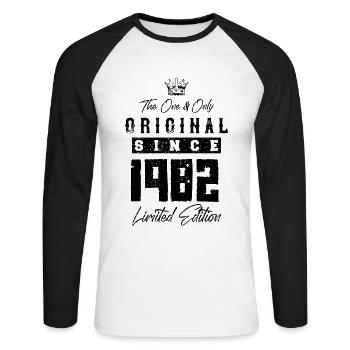 1982 limited edition - Unisex Baseballshirt langarm - Weiß/Schwarz - Vorne - Nik (191cm)