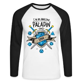 Ich bin seit 1994 ein erstaunlicher Paladin - Unisex Baseballshirt langarm - Weiß/Schwarz - Vorne - Nik (191cm)