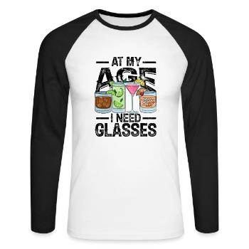 In meinem Alter brauche ich eine Brille - Craft Cocktails Vodka - Unisex Baseballshirt langarm - Weiß/Schwarz - Vorne - Nik (191cm)
