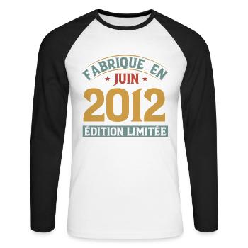 Fabriqué En Juin 2012 Anniversaire Cadeau Vintage - T-shirt baseball manches longues Homme - blanc/noir - Devant - Nik (191cm)