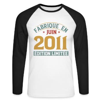 Fabriqué En Juin 2011 Anniversaire Cadeau Vintage - T-shirt baseball manches longues Homme - blanc/noir - Devant - Nik (191cm)