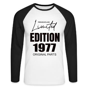 Édition limitée 1977 - T-shirt baseball manches longues Homme - blanc/noir - Devant - Nik (191cm)