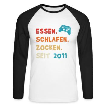 Jahrgang 2011 11.Geburtstag Geschenkidee für Gamer - Unisex Baseballshirt langarm - Weiß/Schwarz - Vorne - Nik (191cm)