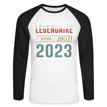 Légendaire Depuis Juillet 2023 Anniversaire Cadeau - T-shirt baseball manches longues Homme - blanc/noir - Devant - Nik (191cm)