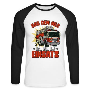 Aus Dem Weg Ich Bin Im Einsatz Feuerwehr - Unisex Baseballshirt langarm - Weiß/Schwarz - Vorne - Nik (191cm)
