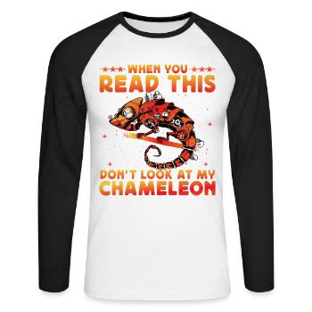 When you read this don't look at my Chameleon - Unisex Baseballshirt langarm - Weiß/Schwarz - Vorne - Nik (191cm)