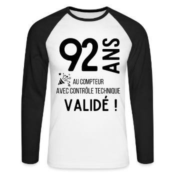 92 ans validé - T-shirt baseball manches longues Homme - blanc/noir - Devant - Nik (191cm)