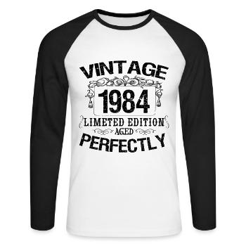 Jahrgang 1984 | Limitierte Auflage 1984 perfekt gealtert - Unisex Baseballshirt langarm - Weiß/Schwarz - Vorne - Nik (191cm)