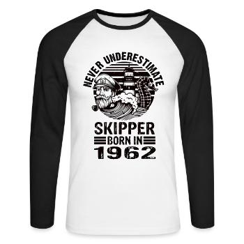 Never Underestimate Skipper né en 1962 - T-shirt baseball manches longues Homme - blanc/noir - Devant - Nik (191cm)
