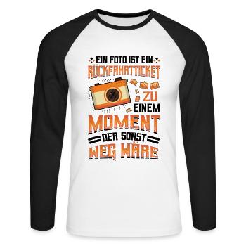 Foto Rückfahrticket Vergangenheit Fotograf. - Unisex Baseballshirt langarm - Weiß/Schwarz - Vorne - Nik (191cm)