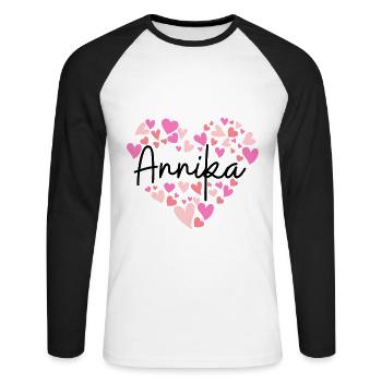 J’aime Annika - des cœurs pour Annika - T-shirt baseball manches longues Homme - blanc/noir - Devant - Nik (191cm)