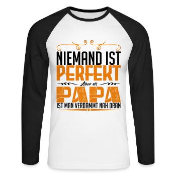 perfekt dad - Unisex Baseballshirt langarm - Weiß/Schwarz - Vorne - Nik (191cm)