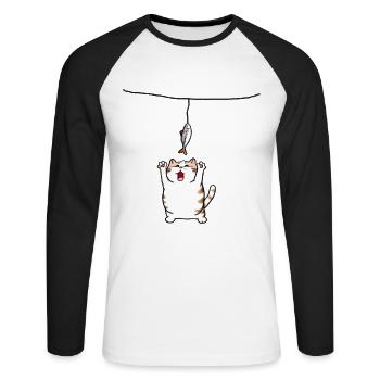 Katze streckt sich nach dem Fisch - Unisex Baseballshirt langarm - Weiß/Schwarz - Vorne - Nik (191cm)
