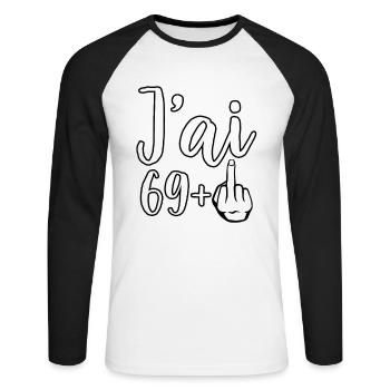 Ich bin 69 Plus 1 Mittelfinger 70. Geburtstag - Unisex Baseballshirt langarm - Weiß/Schwarz - Vorne - Nik (191cm)