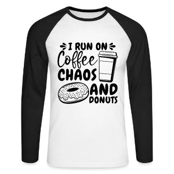 I Run On Coffee Caffeine Coffee & Donuts Lover - Unisex Baseballshirt langarm - Weiß/Schwarz - Vorne - Nik (191cm)
