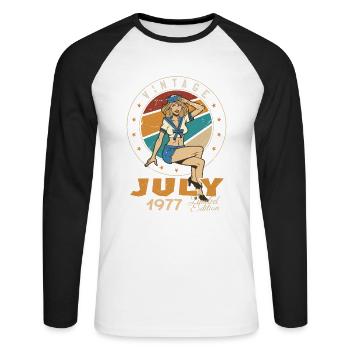 Juillet 1977 Juillet Cadeau d’anniversaire Juillet 1977 - T-shirt baseball manches longues Homme - blanc/noir - Devant - Nik (191cm)