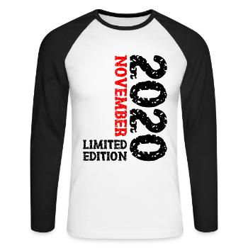 2020 Novembre Édition Limitée 3ème Anniversaire Décoration - T-shirt baseball manches longues Homme - blanc/noir - Devant - Nik (191cm)