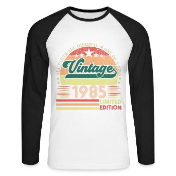 Retro 1985 Geburtstagsgeschenk. Jahrgang 1985. - Unisex Baseballshirt langarm - Weiß/Schwarz - Vorne - Nik (191cm)
