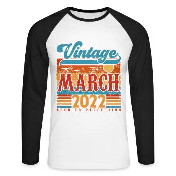 März 2022, März 2022 Vintage-Jubiläumsgeschenk. - Unisex Baseballshirt langarm - Weiß/Schwarz - Vorne - Nik (191cm)