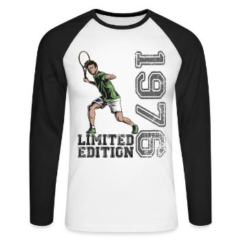 Édition limitée 1976 Édition limitée Tennis - T-shirt baseball manches longues Homme - blanc/noir - Devant - Nik (191cm)