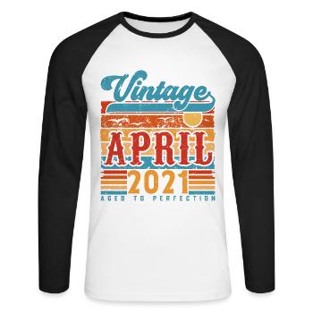 Avril 2021, Cadeau Anniversaire Vintage avril 2021 - T-shirt baseball manches longues Homme - blanc/noir - Devant - Nik (191cm)