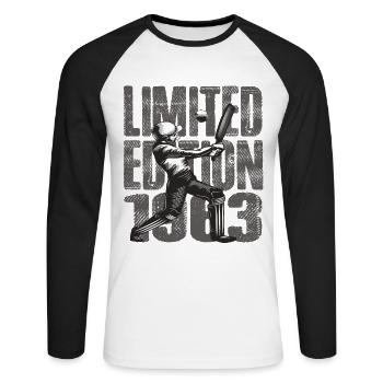 Édition limitée 1963 Édition limitée Cricket - T-shirt baseball manches longues Homme - blanc/noir - Devant - Nik (191cm)