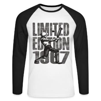Édition limitée 1967 Édition limitée Cricket - T-shirt baseball manches longues Homme - blanc/noir - Devant - Nik (191cm)
