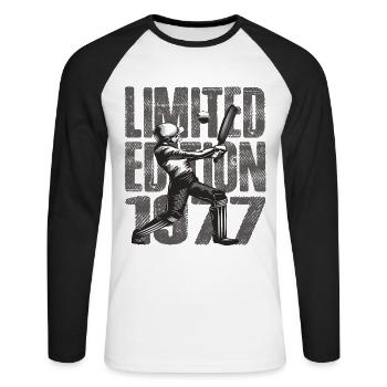 Édition limitée 1977 Édition limitée Cricket - T-shirt baseball manches longues Homme - blanc/noir - Devant - Nik (191cm)