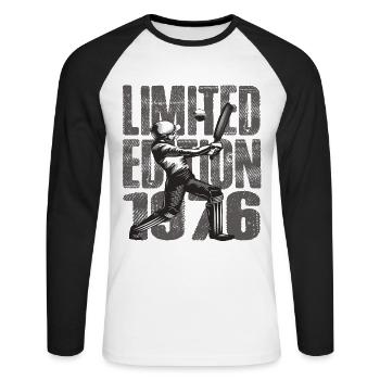 Édition limitée 1976 Édition limitée Cricket - T-shirt baseball manches longues Homme - blanc/noir - Devant - Nik (191cm)