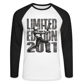 Limited Edition 2011 Limited Edition Cricket - Unisex Baseballshirt langarm - Weiß/Schwarz - Vorne - Nik (191cm)
