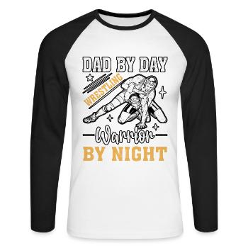 Jour après jour Guerrier de lutte la nuit - T-shirt baseball manches longues Homme - blanc/noir - Devant - Nik (191cm)